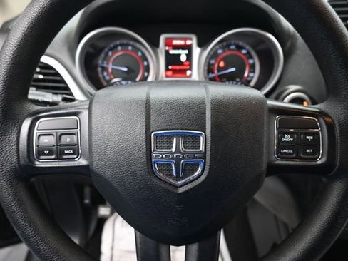 Used 2019 Dodge Journey SE FWD image 16