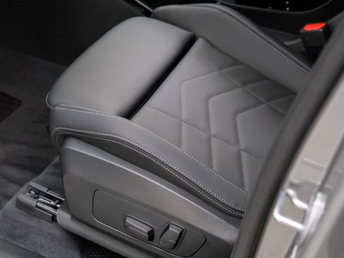 New 2026 BMW X1 xDrive28i w/ M Sport Package image 16