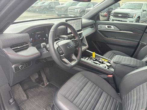 Used 2025 Ford Explorer ST-Line w/ Premium Package image 10