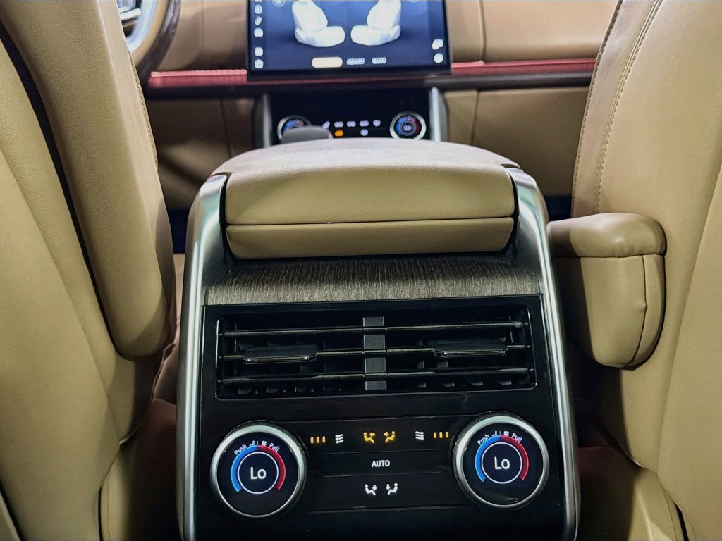 Certified 2023 Land Rover Range Rover SE AWD/4WD image 27