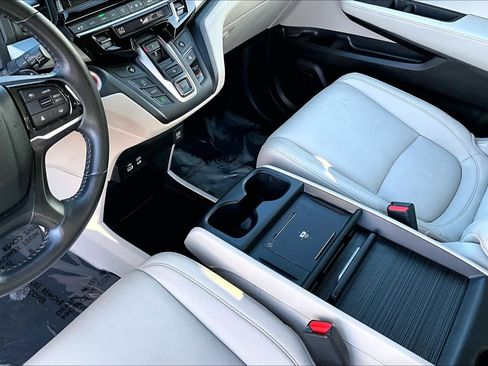 Used 2025 Honda Odyssey EX-L image 17