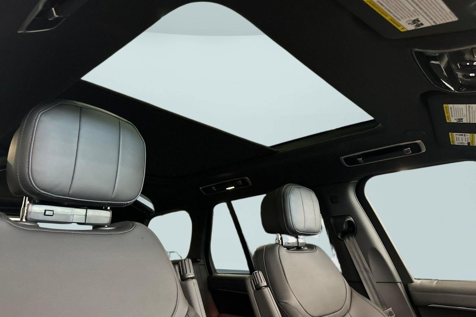 New 2026 Land Rover Range Rover SE AWD/4WD image 23