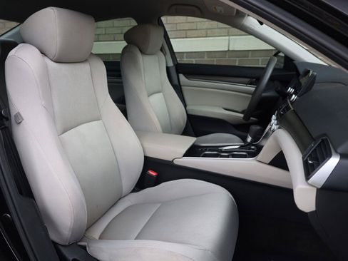 Used 2018 Honda Accord LX image 27