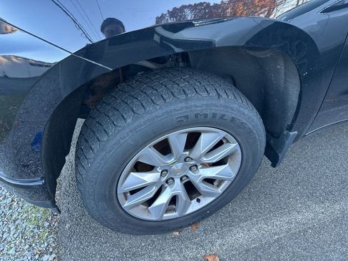 Used 2020 Chevrolet Silverado 1500 Custom w/ Custom Value Package image 2