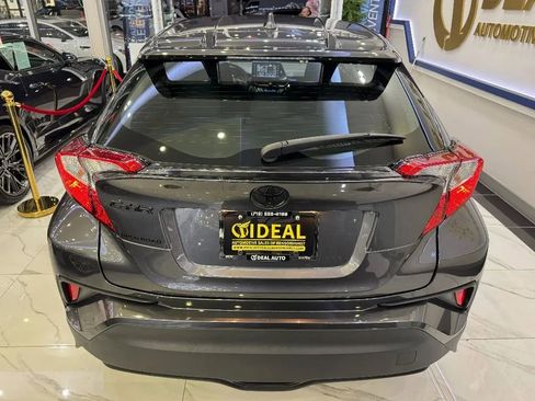 Used 2021 Toyota C-HR image 5