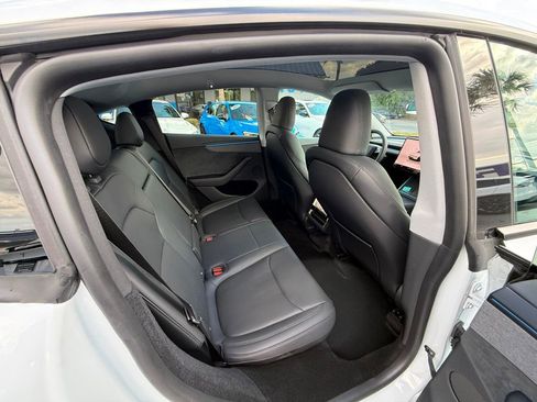 Used 2026 Tesla Model Y 2WD image 28