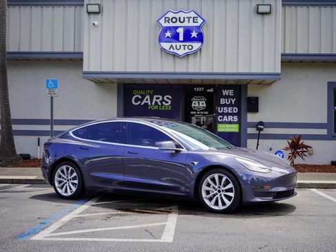 Used 2018 Tesla Model 3 RWD image 3