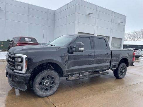 Used 2024 Ford F250 Lariat w/ Black Appearance Package image 5