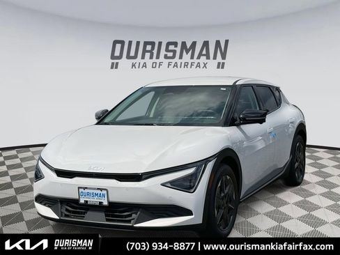 New 2025 Kia EV6 Light w/ Light LR Technology Package image 2