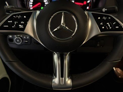 Used 2025 Mercedes-Benz Sprinter 2500 image 31