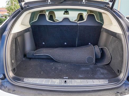 Used 2017 Tesla Model X 75D image 29