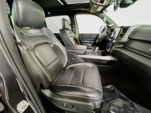 Used 2023 RAM 1500 Laramie AWD/4WD image 28
