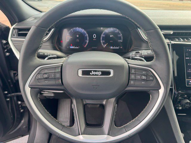 Used 2023 Jeep Grand Cherokee Altitude AWD/4WD image 13