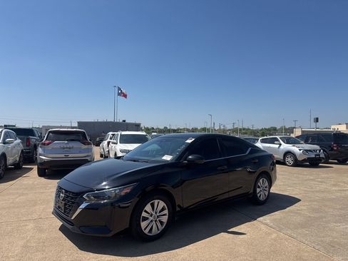 Certified 2024 Nissan Sentra S image 9