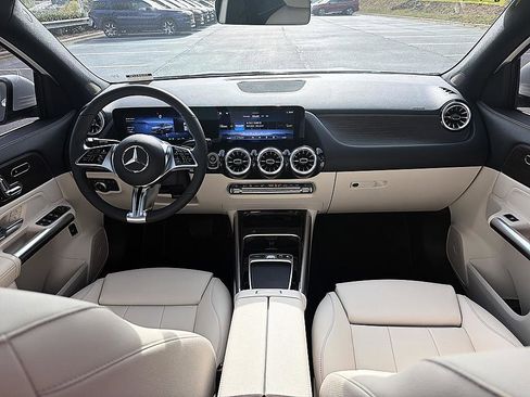 Used 2026 Mercedes-Benz GLA 250 4MATIC image 15