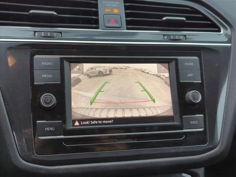 Used 2020 Volkswagen Tiguan S image 17