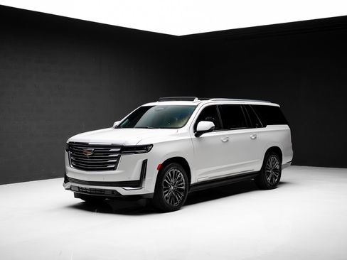 Used 2022 Cadillac Escalade ESV Premium Luxury Platinum w/ LPO, Floor Liner Package AWD/4WD image 4