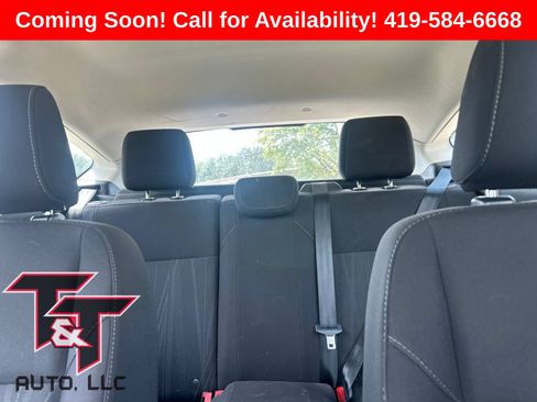 Used 2018 Ford Focus SE w/ Cold Weather Package FWD image 8
