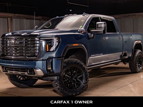 Used 2025 GMC Sierra 3500 Denali w/ Denali Reserve Package image 5