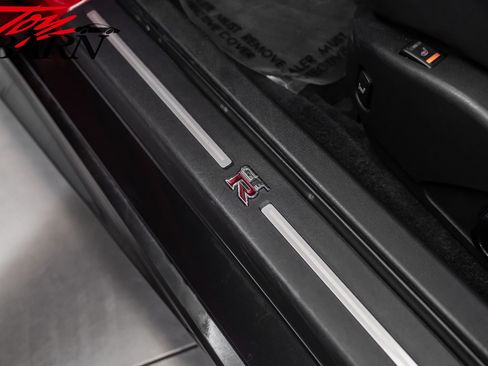 Used 2018 Nissan GT-R Premium image 24