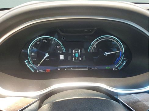 New 2023 Genesis G80 Base image 13