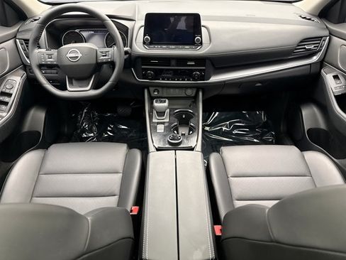 Used 2026 Nissan Rogue SV w/ SV Premium Package AWD/4WD image 14