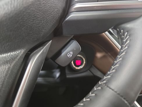 Used 2020 Subaru Outback Touring image 27