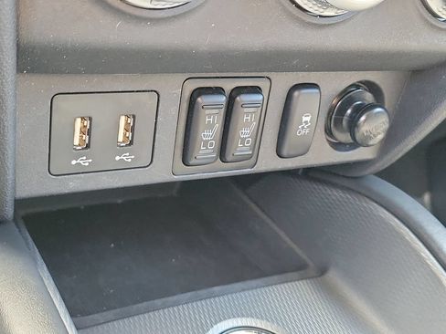 Used 2025 Mitsubishi Outlander Sport AWD image 17