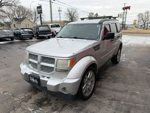 Used 2011 Dodge Nitro Heat w/ Chrome Accents Group AWD/4WD image 3