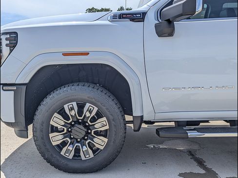 New 2026 GMC Sierra 3500 Denali w/ Denali Reserve Package AWD/4WD image 10