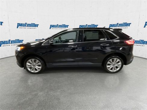 Used 2024 Ford Edge Titanium image 6