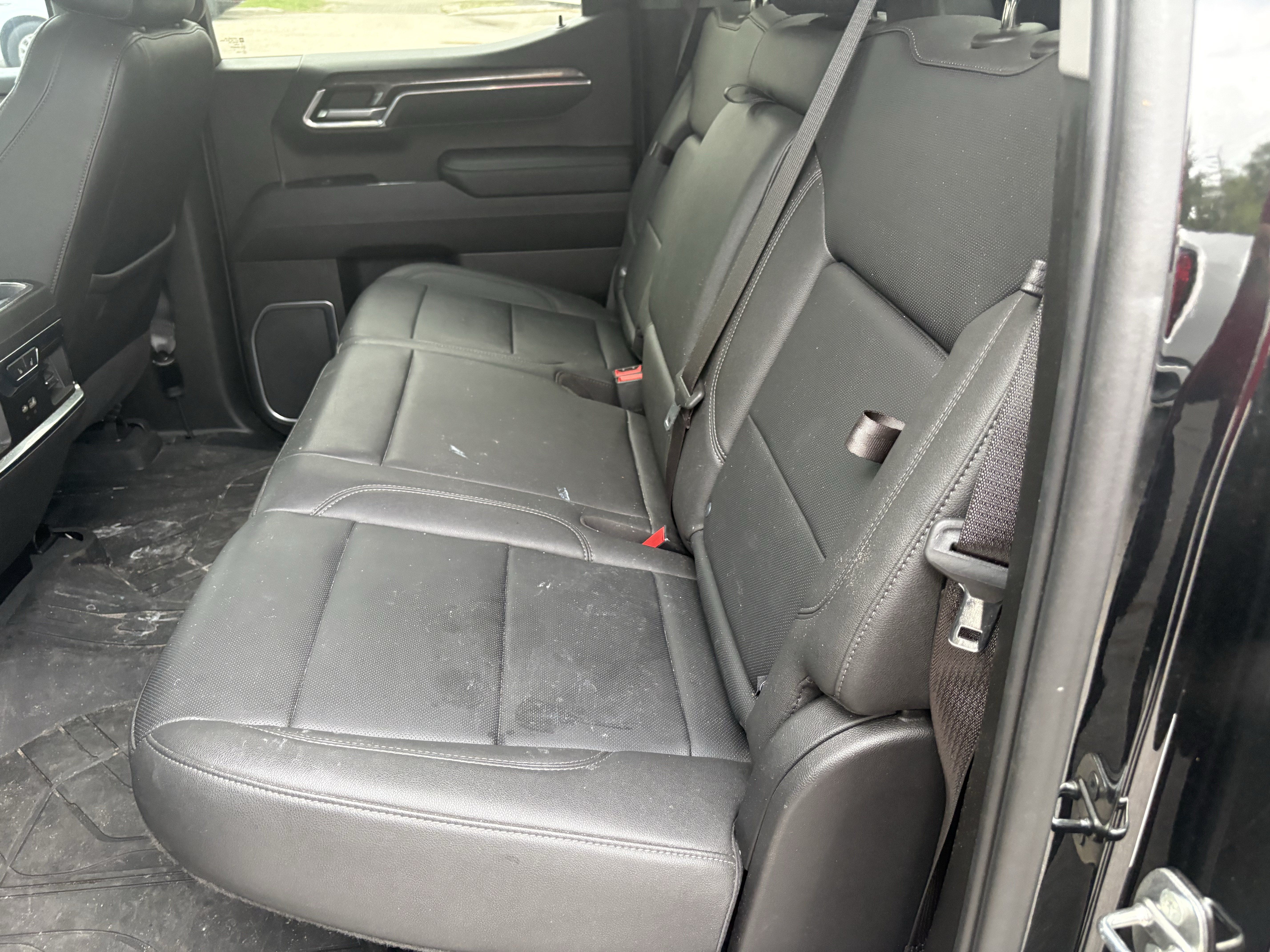 Used 2022 Chevrolet Silverado 1500 LTZ w/ LTZ Premium Package RWD image 9
