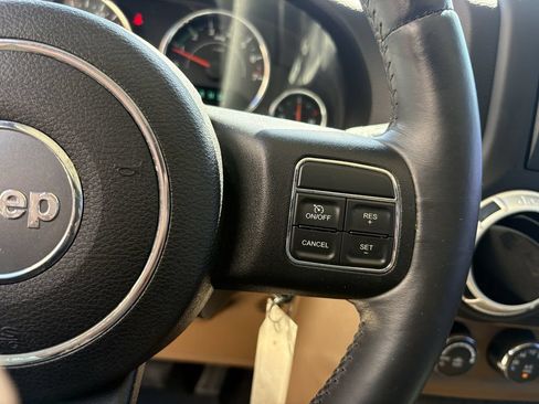 Used 2014 Jeep Wrangler Unlimited Sahara w/ Connectivity Group AWD/4WD image 17
