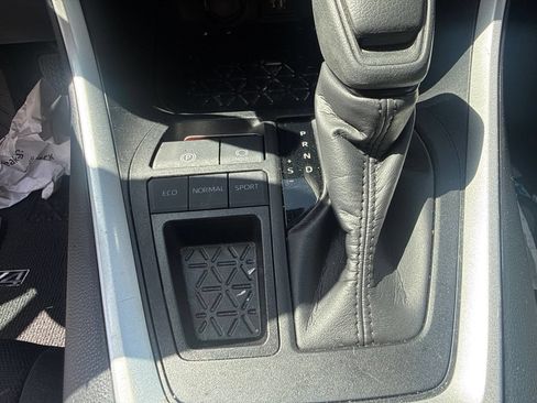 Used 2024 Toyota RAV4 XLE w/ Convenience Package FWD image 16