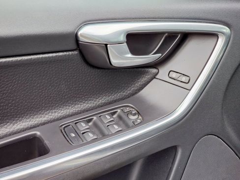 Used 2013 Volvo XC60 3.2 image 18