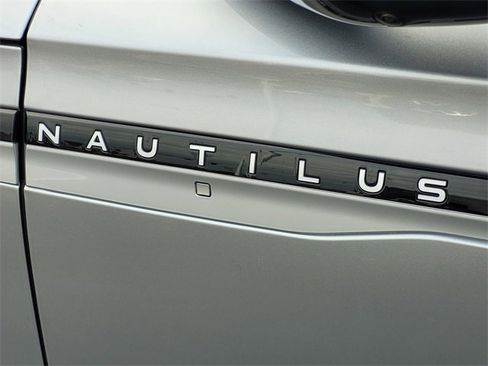 New 2026 Lincoln Nautilus Reserve image 24