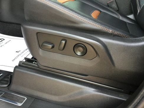 Used 2024 GMC Sierra 1500 AT4 w/ Technology Package image 12