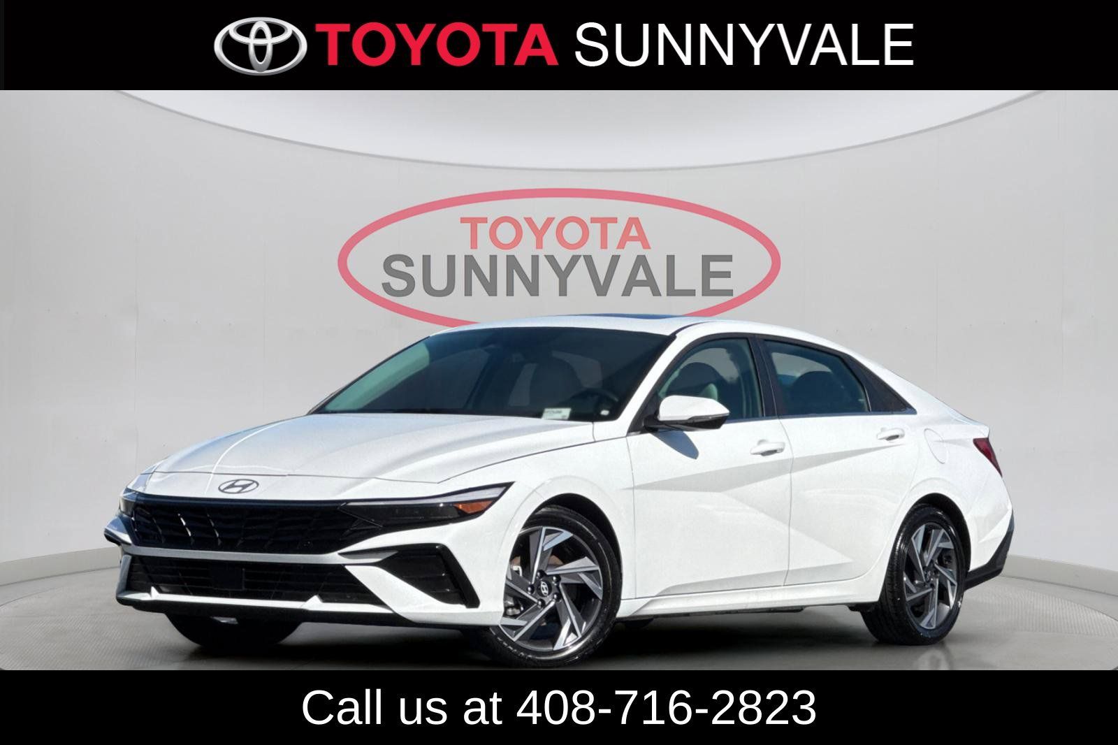 Used 2025 Hyundai Elantra Limited FWD image 1