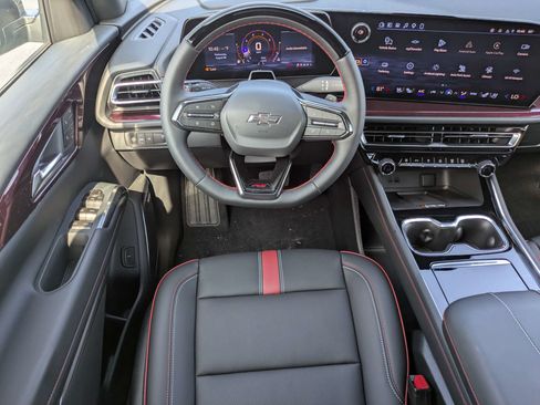 New 2027 Chevrolet Traverse RS FWD image 4