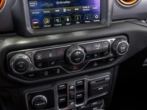 Used 2021 Jeep Gladiator Mojave AWD/4WD image 35
