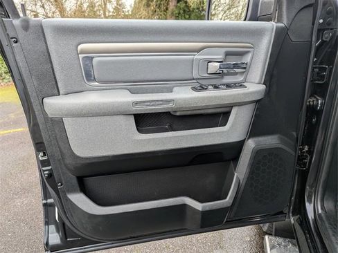 Used 2017 RAM 1500 Classic SLT w/ SLT Plus D￩cor Group image 10