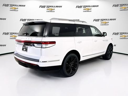 Used 2023 Lincoln Navigator Reserve AWD/4WD image 7