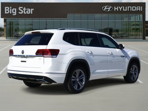 Used 2018 Volkswagen Atlas SE w/ R-Line Package image 4