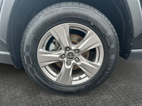 Used 2024 Toyota RAV4 XLE AWD/4WD image 9