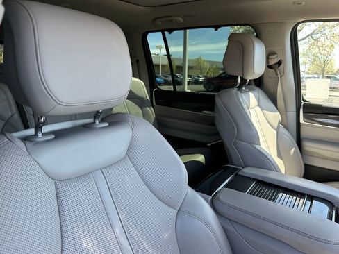 Certified 2022 Jeep Wagoneer Series I w/ Convenience Group I image 15