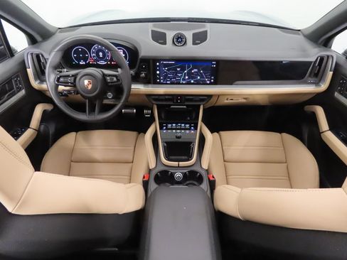 Certified 2026 Porsche Cayenne S AWD/4WD image 15