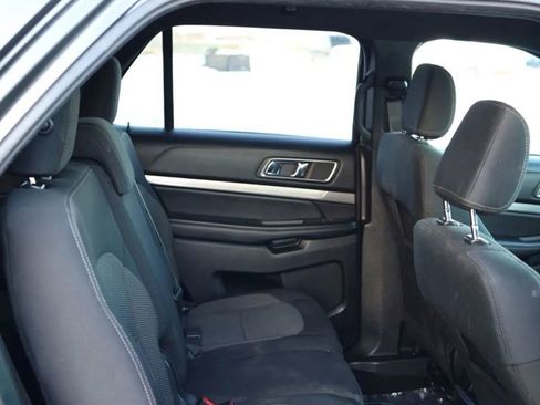 Used 2018 Ford Explorer XLT w/ Equipment Group 201A FWD image 48
