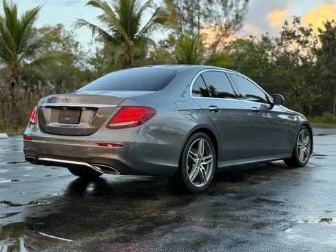 Used 2018 Mercedes-Benz E 300 image 6