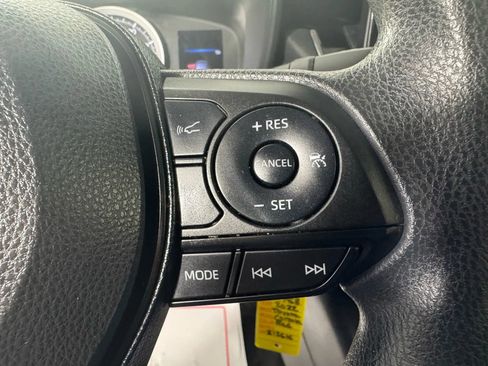 Used 2022 Toyota Corolla LE image 16