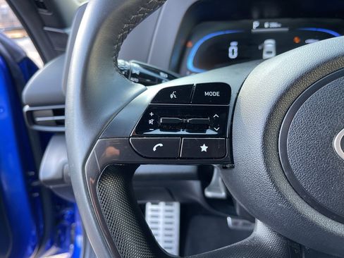 Certified 2025 Hyundai Elantra Sport image 16